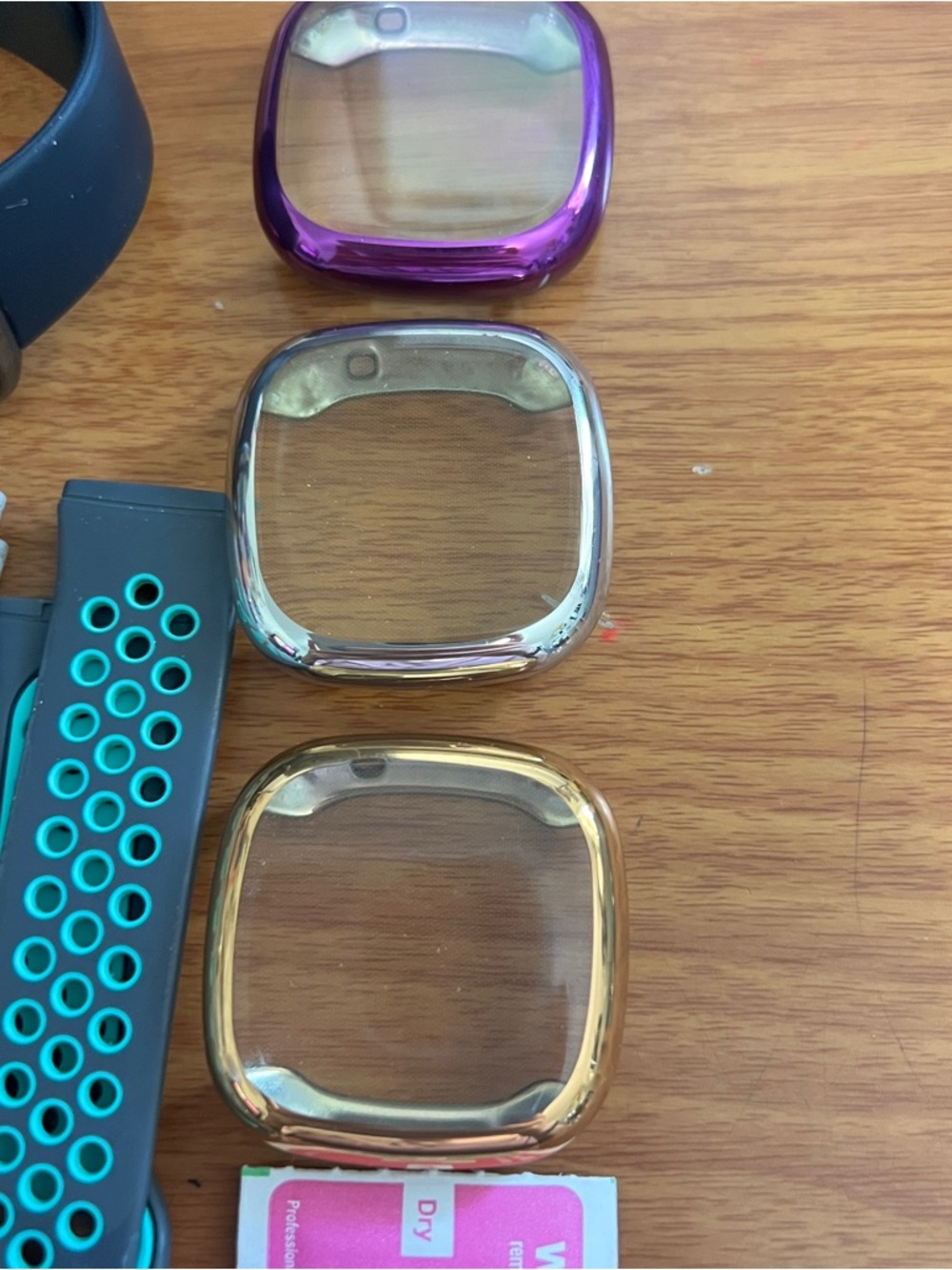 Fitbit Sense & Accessories Works Cracked Screen Small - Picture 5 of 8